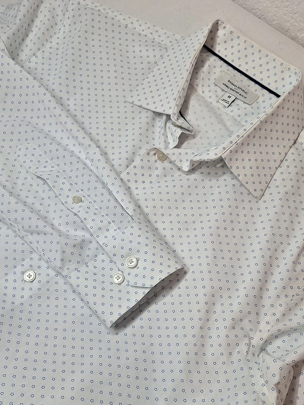 Banana Republic Men’s M Slim Fit Dress Shirt White Blue Daisy Floral